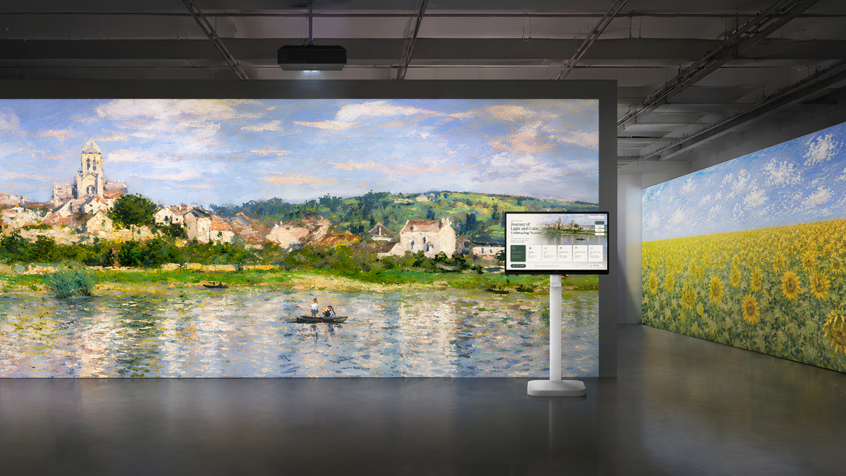 LG Monitors and PCs in a Museum
